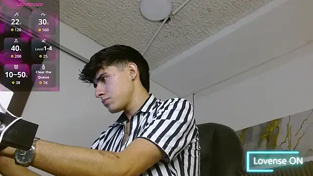 Snapshot of Dyla_n18 chatting on February 14, 2026, 8:20 pm Dyla n18 online show from February 14, 2026, 8:20 pm