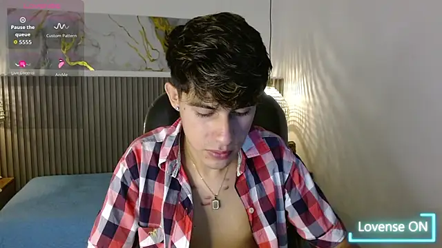 Dyla n18 online show from December 2, 2025, 7:37 pm