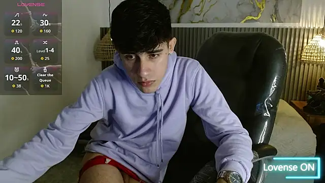 Snapshot of Dyla_n18 chatting on February 18, 2026, 8:05 pm Dyla n18 online show from February 18, 2026, 8:05 pm