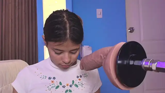 Snapshot of Antonella_Torres2 chatting on June 25, 2026, 3:37 am Antonella Torres2 online show from June 25, 2026, 3:37 am