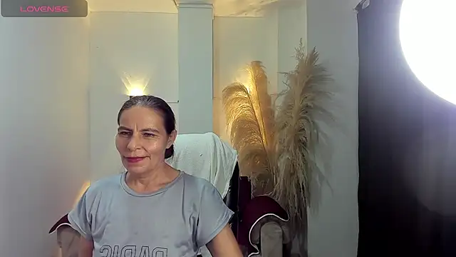 Snapshot of Milf_karlye chatting on June 6, 2026, 3:34 am Milf karlye online show from June 6, 2026, 3:34 am