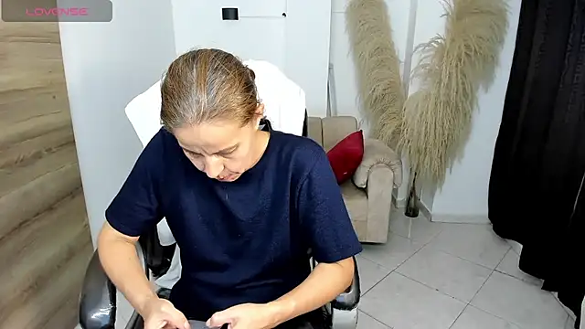 Snapshot of Milf_karlye chatting on February 15, 2026, 4:35 am Milf karlye online show from February 15, 2026, 4:35 am