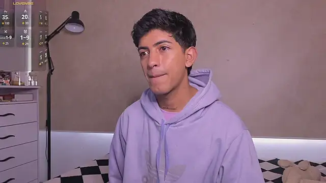 teobowny  online show from November 18, 2025, 1:03 pm