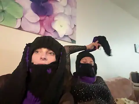 littleserina online show from September 12, 2025, 6:13 am