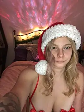 littleserina online show from December 11, 2024, 6:25 am