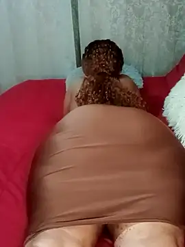 Luciouslips00 online show from September 28, 2025, 3:52 pm