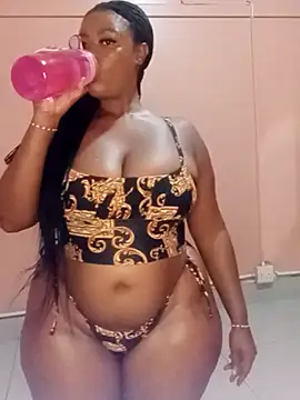 Luciouslips00 online show from April 16, 2026, 2:40 pm