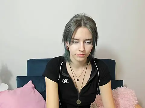 DevineNatalie online show from December 10, 2024, 4:17 pm