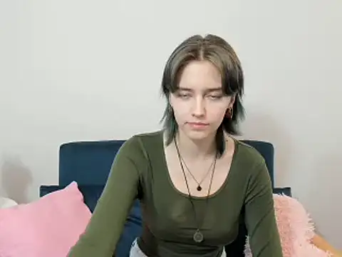 DevineNatalie online show from December 17, 2024, 7:37 pm