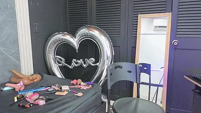 haileycat online show from March 17, 2026, 2:36 am