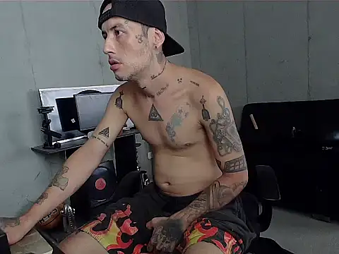 Snapshot of patrik_tattoo_ chatting on February 22, 2026, 12:29 pm patrik tattoo online show from February 22, 2026, 12:29 pm