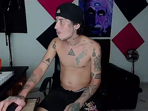 patrik tattoo  online show from October 6, 2025, 3:29 am