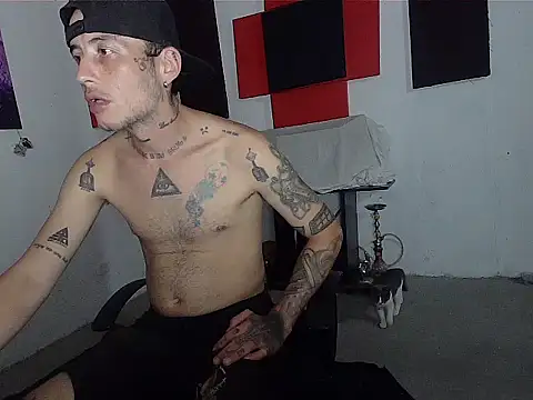 Snapshot of patrik_tattoo_ chatting on April 24, 2026, 4:36 am patrik tattoo online show from April 24, 2026, 4:36 am