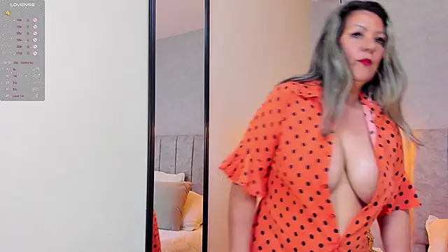 tutu milf online show from March 15, 2025, 10:11 pm