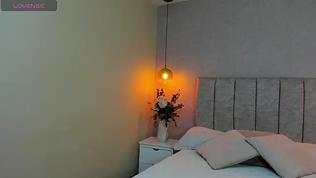 tutu milf online show from March 22, 2025, 6:47 pm