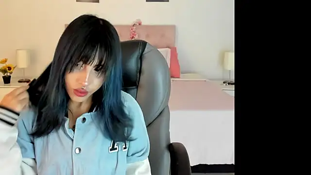 Snapshot of Kitty_Pam chatting on March 5, 2025, 4:45 am Kitty Pam online show from March 5, 2025, 4:45 am