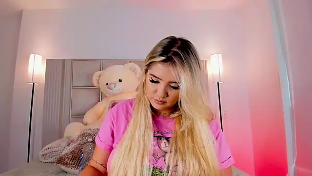 Snapshot of saraamiller_ chatting on February 27, 2026, 8:41 pm saraamiller online show from February 27, 2026, 8:41 pm