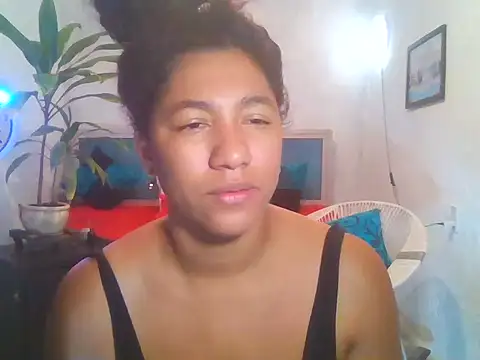 Snapshot of bellacrespalatina chatting on February 24, 2026, 2:40 pm bellacrespalatina online show from February 24, 2026, 2:40 pm