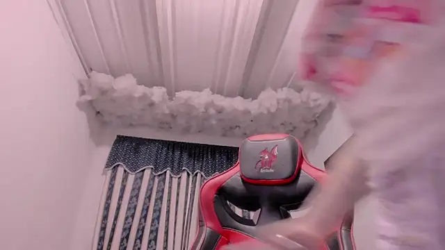 Snapshot of Lauu_G chatting on September 15, 2025, 9:21 am Lauu G online show from September 15, 2025, 9:21 am