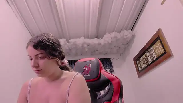 Snapshot of Lauu_G chatting on September 29, 2025, 9:16 am Lauu G online show from September 29, 2025, 9:16 am