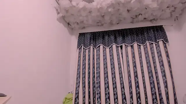 Snapshot of Lauu_G chatting on November 26, 2025, 10:37 am Lauu G online show from November 26, 2025, 10:37 am