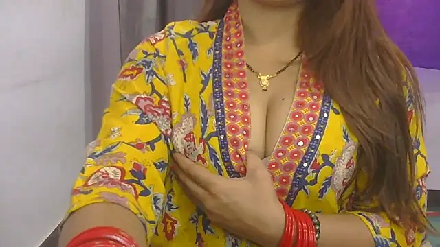 cutie-taara online show from October 14, 2025, 4:24 am