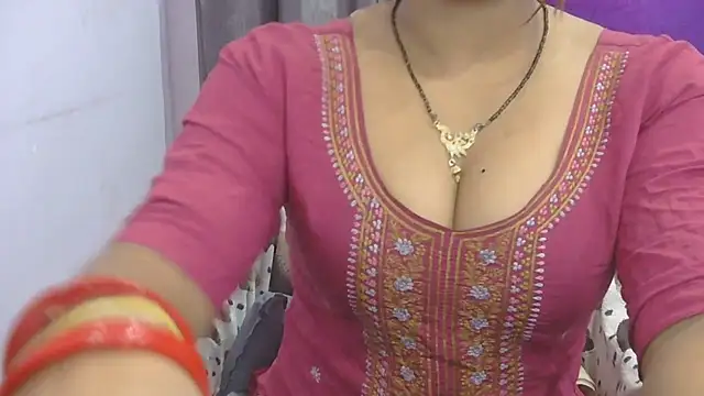 cutie-taara online show from October 12, 2025, 4:14 am