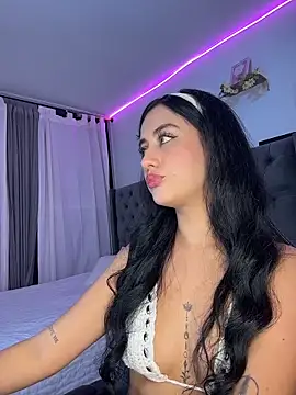 Amiirra  online show from December 18, 2025, 3:55 am