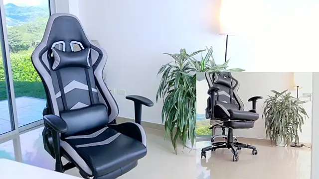 kimberly  online show from November 17, 2025, 7:07 pm