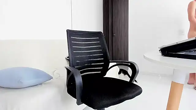 JuanDiegoKing online show from October 8, 2025, 6:19 pm