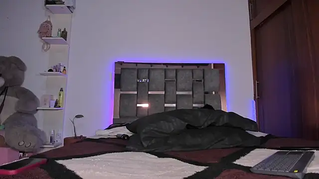 Carol M8 online show from October 9, 2025, 3:07 am