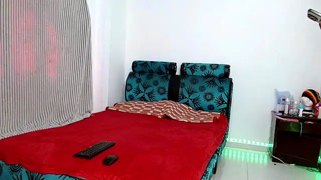 Snapshot of carolanyi chatting on February 23, 2026, 7:36 pm carolanyi online show from February 23, 2026, 7:36 pm