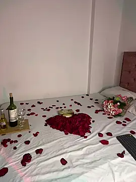 EmySofia online show from February 15, 2026, 5:08 am