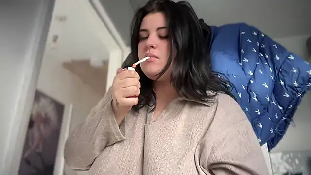 Snapshot of curvybabesx1 chatting on October 15, 2025, 1:52 pm curvybabesx1 online show from October 15, 2025, 1:52 pm