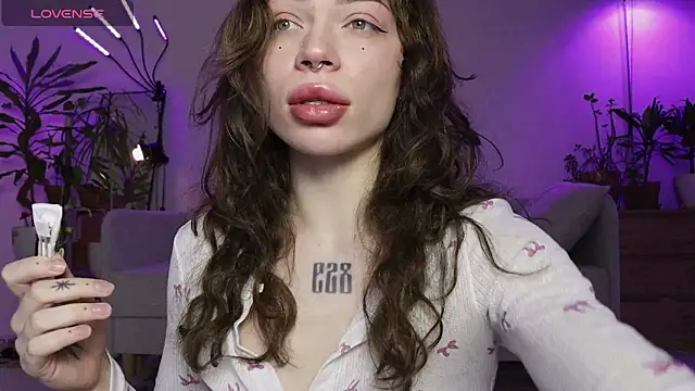 Snapshot of PaulaPratt chatting on January 19, 2026, 5:11 am PaulaPratt online show from January 19, 2026, 5:11 am