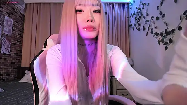 Velvetsky 1 online show from December 22, 2025, 4:40 pm