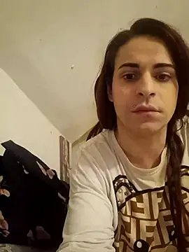 perla97 online show from December 7, 2024, 5:04 pm