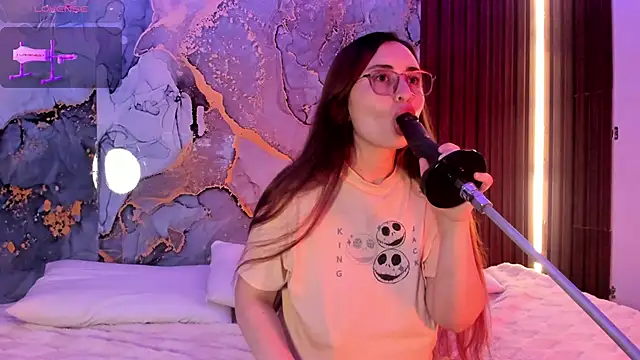 centaurigirl online show from October 8, 2025, 3:41 am