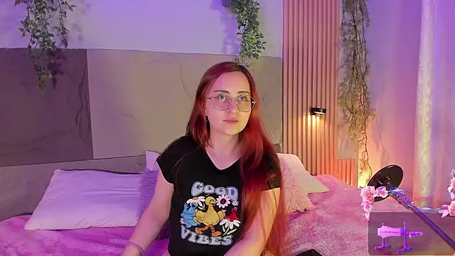 Snapshot of centaurigirl chatting on February 15, 2026, 4:24 am centaurigirl online show from February 15, 2026, 4:24 am