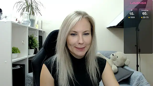 Snapshot of Sunny_bunny6 chatting on September 22, 2025, 4:51 am Sunny bunny6 online show from September 22, 2025, 4:51 am