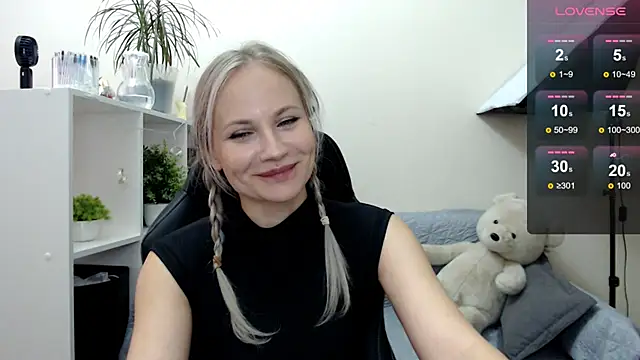 Snapshot of Sunny_bunny6 chatting on September 26, 2025, 5:36 am Sunny bunny6 online show from September 26, 2025, 5:36 am