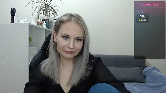 Snapshot of Sunny_bunny6 chatting on January 31, 2025, 5:19 am Sunny bunny6 online show from January 31, 2025, 5:19 am