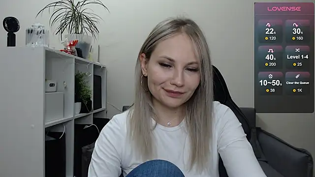 Snapshot of Sunny_bunny6 chatting on March 7, 2025, 7:38 pm Sunny bunny6 online show from March 7, 2025, 7:38 pm