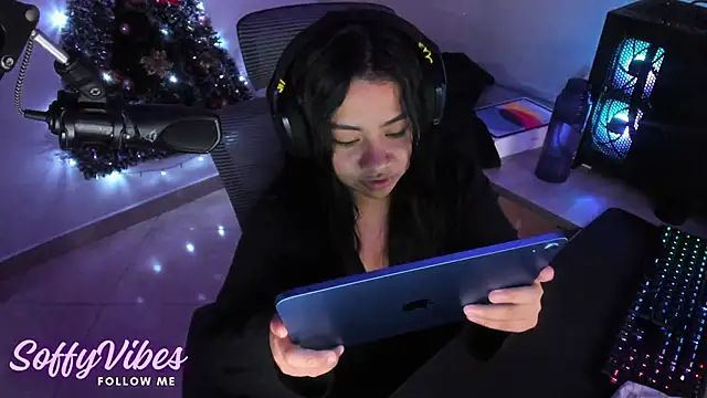Snapshot of soffyvibes- chatting on December 21, 2024, 4:09 am soffyvibes- online show from December 21, 2024, 4:09 am