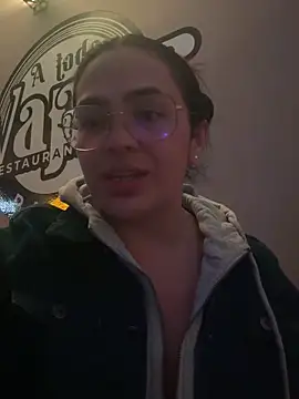 Emily Russo  online show from January 26, 2025, 2:03 am