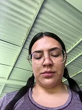 Emily Russo  online show from December 28, 2024, 4:52 pm