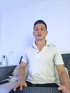 Snapshot of Andrewfalcon chatting on October 17, 2025, 7:26 pm Andrewfalcon online show from October 17, 2025, 7:26 pm