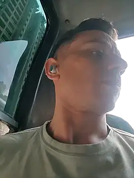 Snapshot of Andrewfalcon chatting on October 10, 2025, 8:09 pm Andrewfalcon online show from October 10, 2025, 8:09 pm