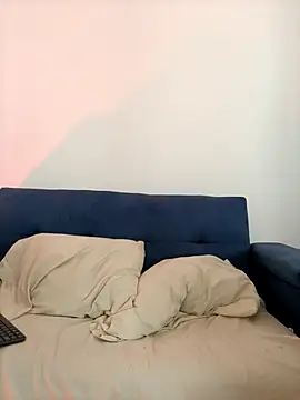 Snapshot of Andrewfalcon chatting on October 12, 2025, 12:39 pm Andrewfalcon online show from October 12, 2025, 12:39 pm