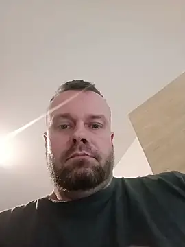 mikaaaaase online show from April 9, 2026, 6:41 am